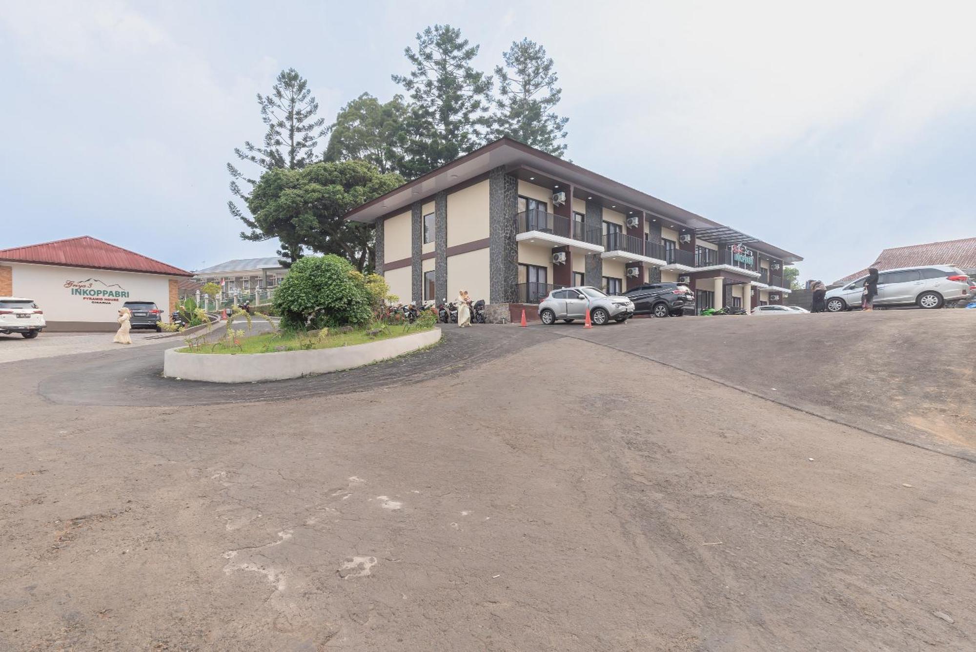 Urbanview Hotel Inkoppabri Cisarua Puncak Esterno foto