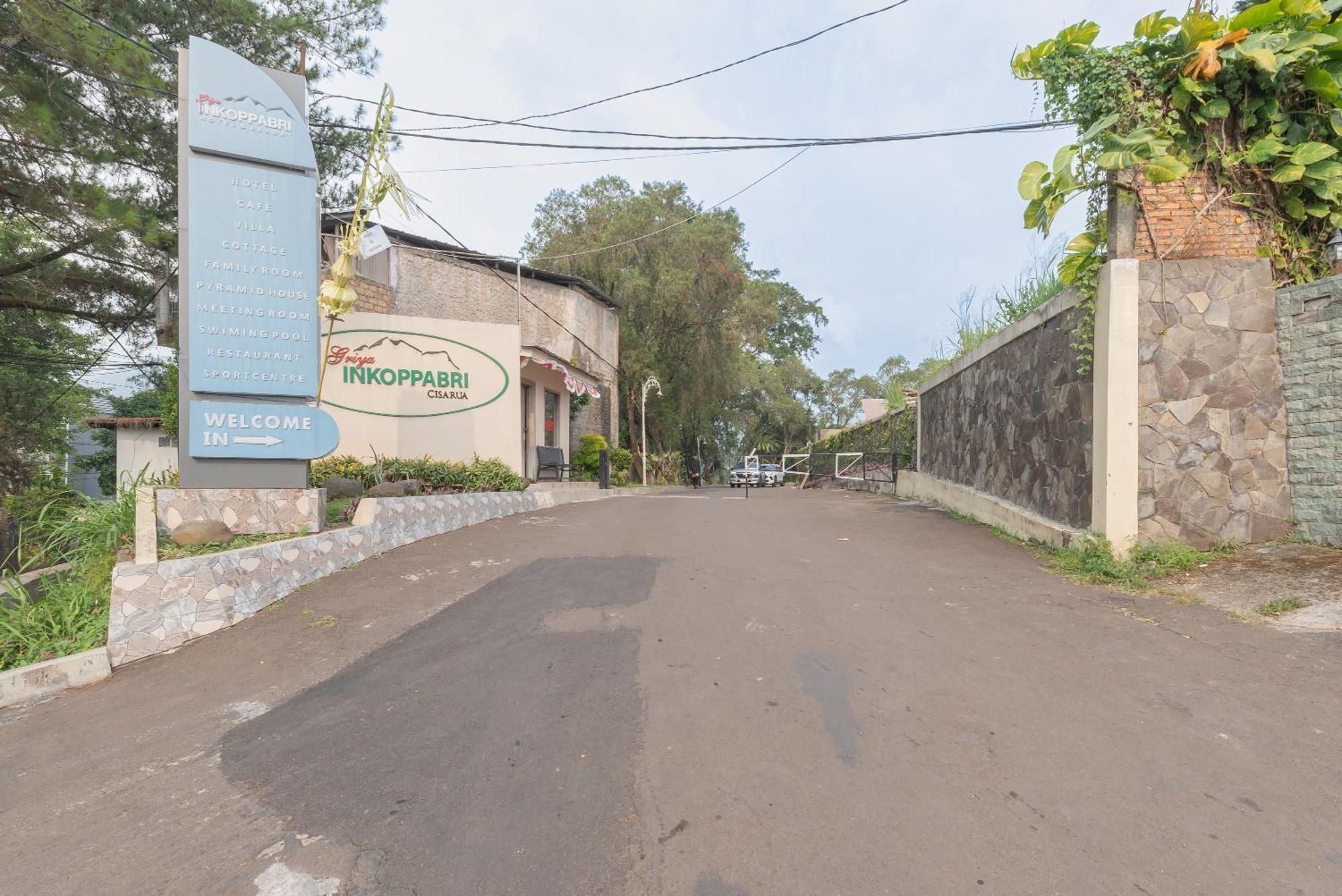 Urbanview Hotel Inkoppabri Cisarua Puncak Esterno foto